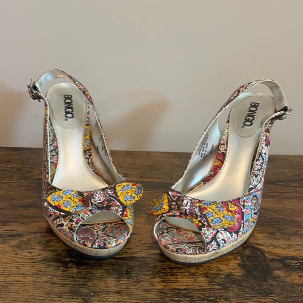 Size 7 BONGO Peep Toes